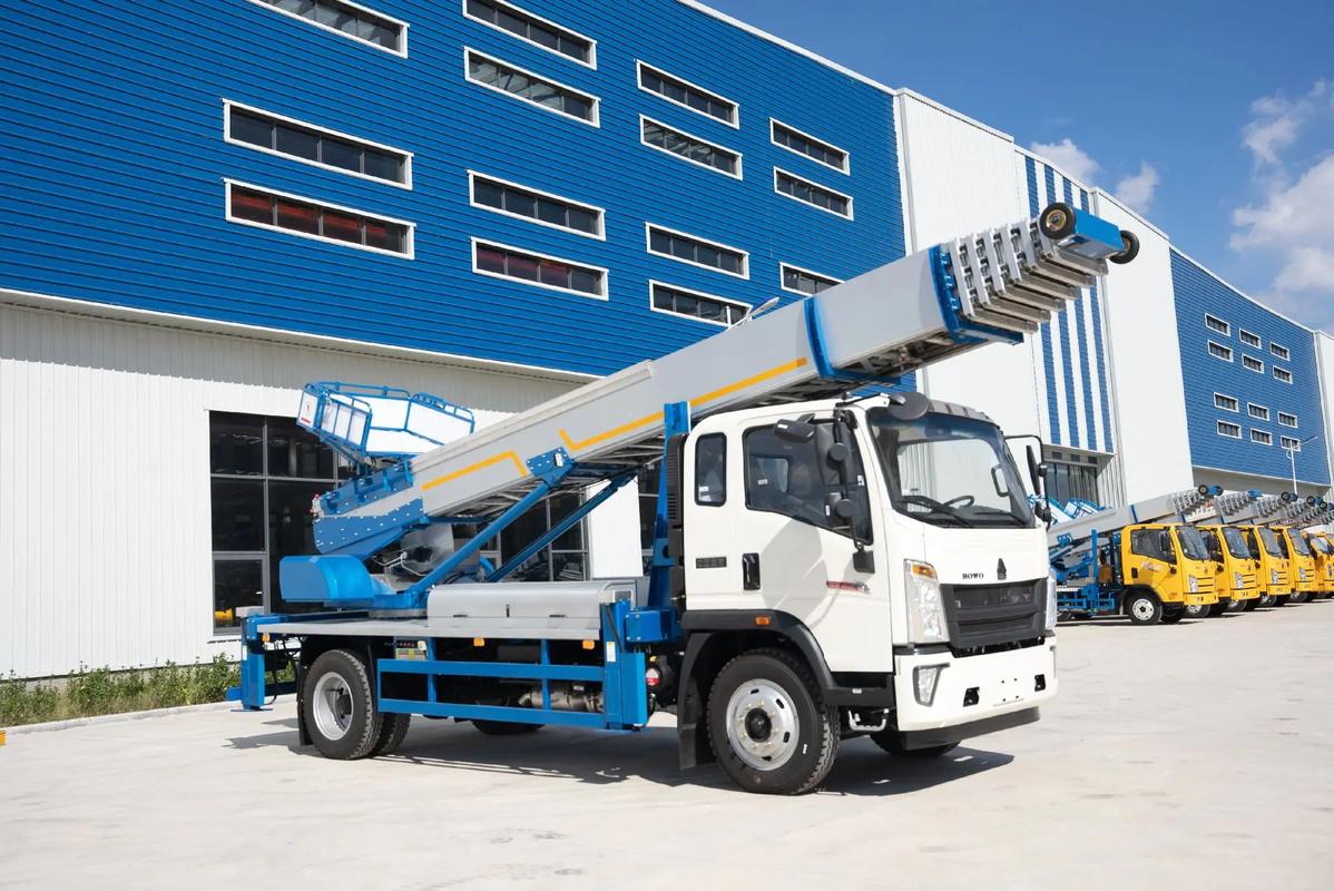 樟木头镇出租云梯车高空作业车 建筑垃圾搬运